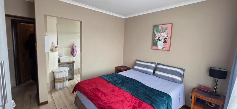 4 Bedroom Property for Sale in Seemeeu Park Western Cape